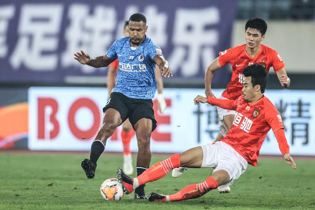 霍尔将与纽卡延长合同两年，未来五年归属确定